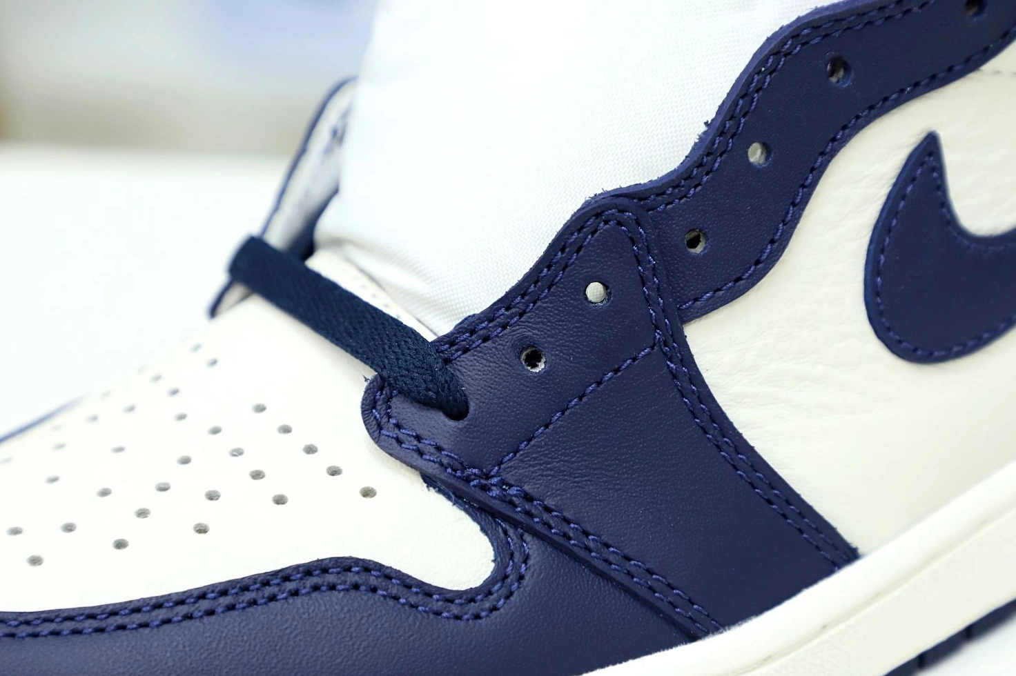 OG JORDAN 1 AIR HIGH 'OBSIDIAN' RETRO 0915